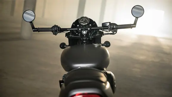 2017-Harley-Davidson-Street-Rod-750-18