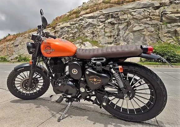 Achilles-a-Royal-Enfield-Scrambler-Brat-style-seat-modification-by-Bulleteer-Customs