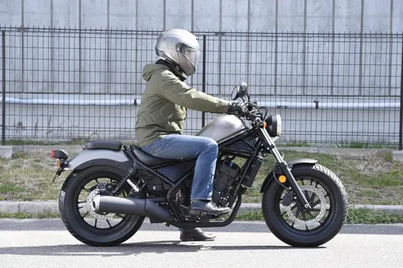 Honda-Rebel-250-side-at-Osaka-Motorcycle-Show