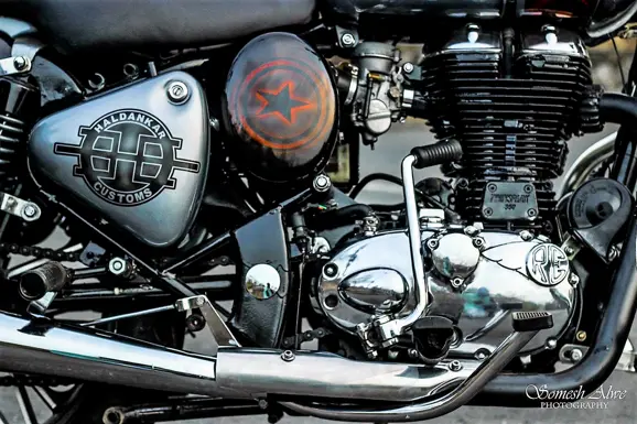 Starlet-by-Haldankar-Customs-Royal-Enfield-Electra-Modified-paint