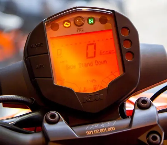 new-ktm-duke-250-overview-meter-console