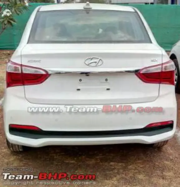 2017-Hyundai-Xcent-2