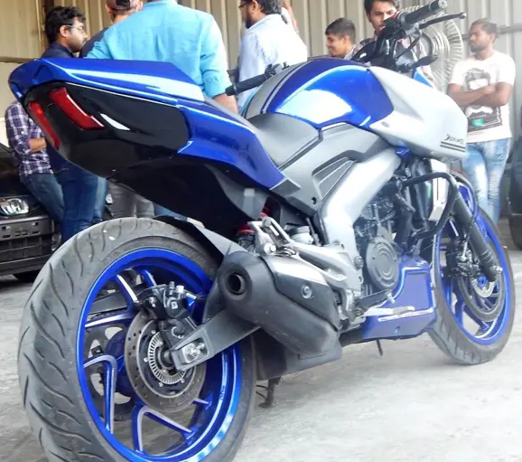 Bajaj-Domivel-400-2