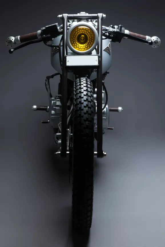 Karizma-Cafe-Racer-Sliver-225-Mean-Green-1