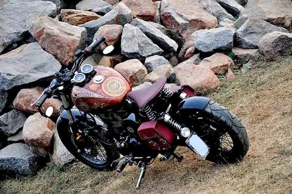 Royal-Enfield-Thunderbird-350-Karma-16