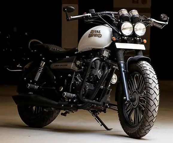 Royal-Enfield-Thunderbird-500-Ivory-Black-by-Eimor-Customs-front-three-quarter-right