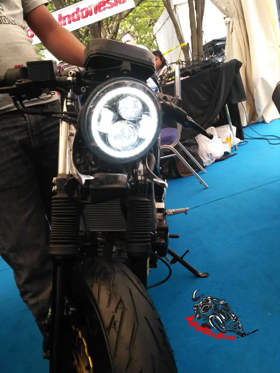 Suzuki-GSx-R150-Cafe-Racer-6