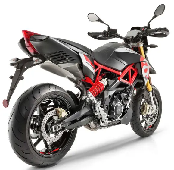 Aprilia-Dorsoduro-900-4