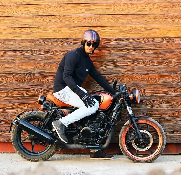 Bajaj-PulRacer-200-Cafe-Racer-3