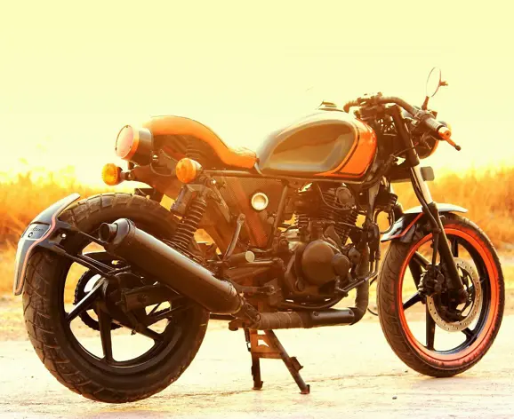 Bajaj-PulRacer-200-Cafe-Racer-5