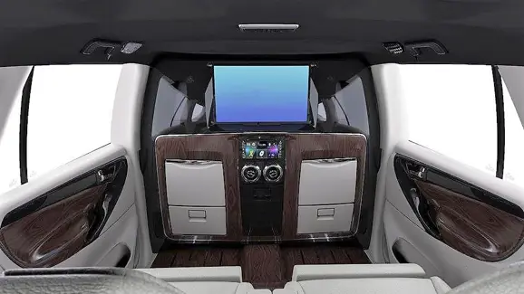 DC-Toyota-Innova-Crysta-Lounge-Ultimate-6