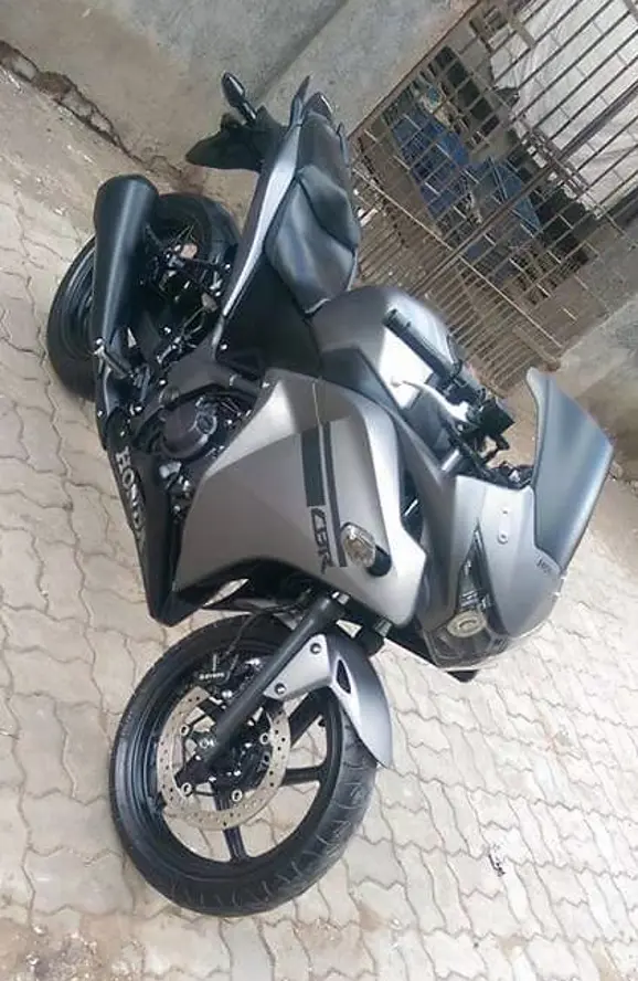 Honda-CBR250R-Matte-Grey-Star-Racing-6