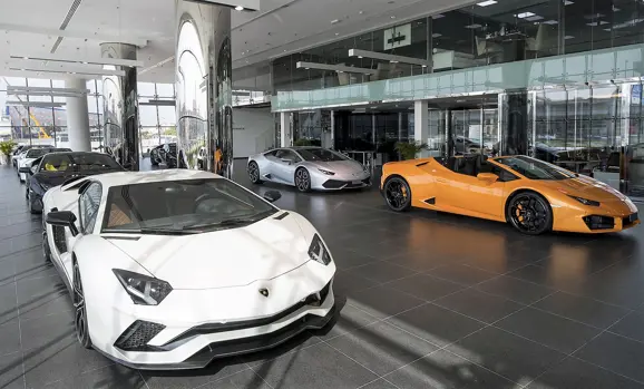 Lamborghini-Dubai-Showroom_interior