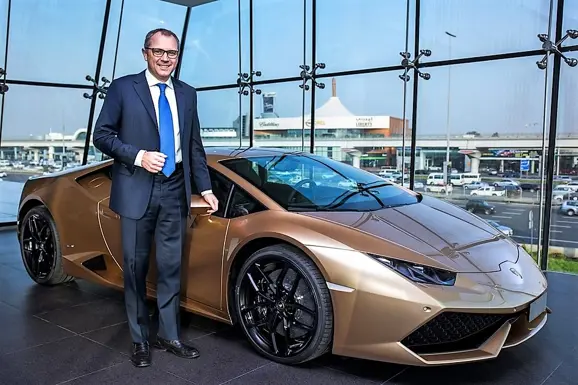 Lamborghini-Showroom-Dubai-1