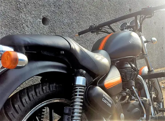 Royal-Enfield-Thunderbird-500-Spanners-Customs-3