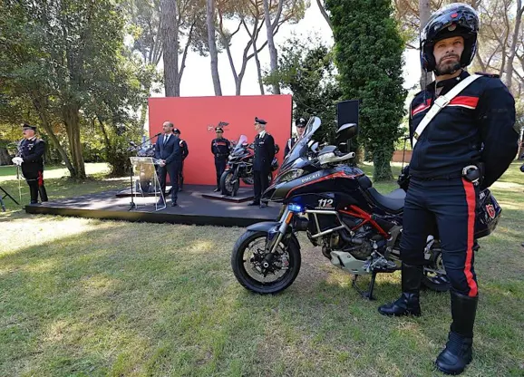 italian-police-gets-new-ducati-patrol-bikes-4
