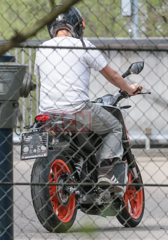 ktm-duke-electric-4