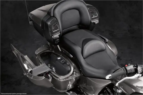 2018-Yamaha-Star-Venture-6