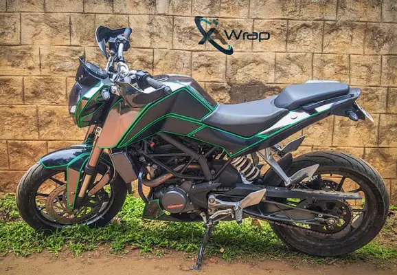 KTM-Duke-200-Black-Chrome-A-Wraps-1