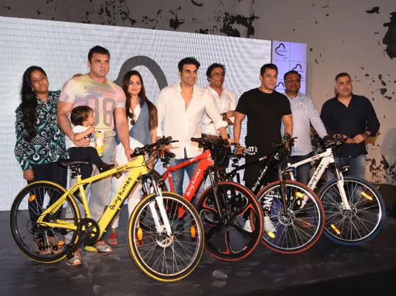 Salman-Khan-Being-Human-Electric-Cycle-5