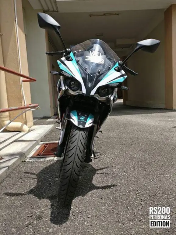 Front View of Bajaj Pulsar RS200 Petronas Edition