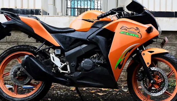 Honda CBR150R Side View
