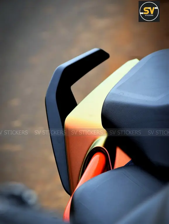 KTM Duke 250 Color Shift Wrap Closeup