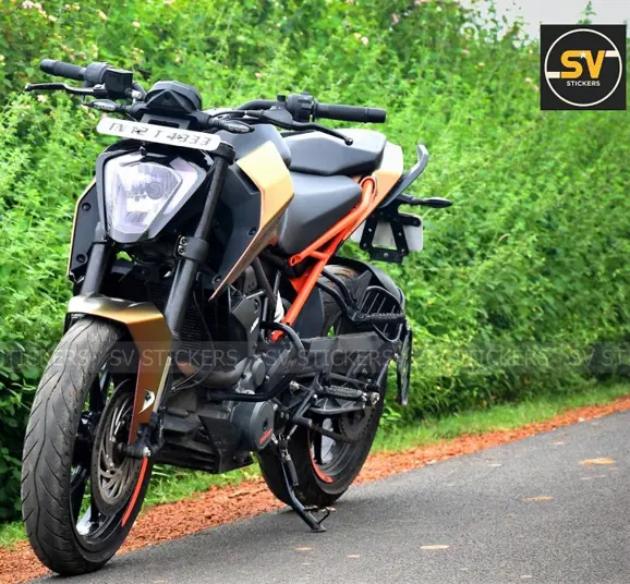 KTM Duke 250 Color Shift Wrap Front View