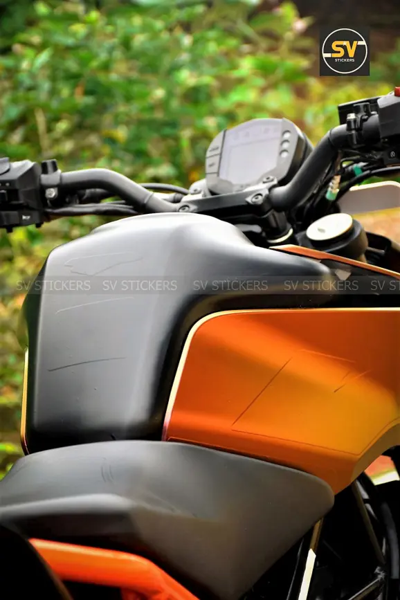 KTM Duke 250 Color Shift Wrap Console