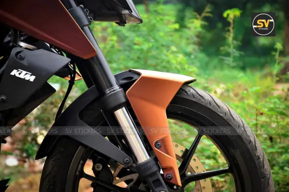 KTM Duke 250 Color Shift Wrap Closeup