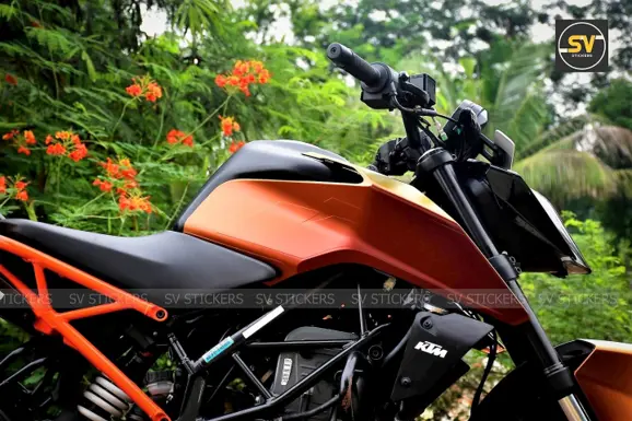 KTM Duke 250 Color Shift Wrap Fuel Tank