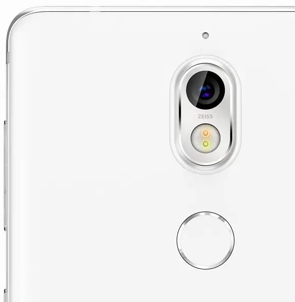 Nokia 7 Camera Lens