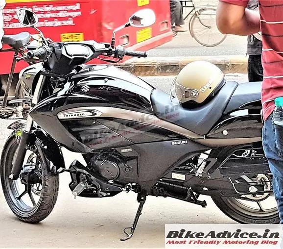 Suzuki Intruder 150 Photos