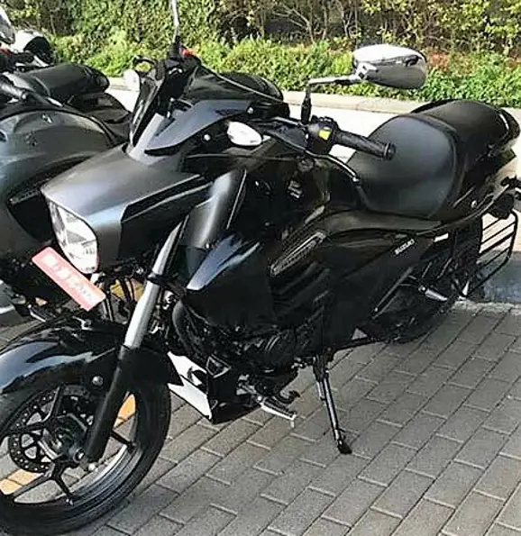 Suzuki Intruder 150 Photos