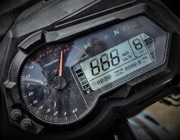 Benelli 302R vs Kawasaki Ninja 300