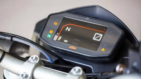 KTM 390 Duke Console