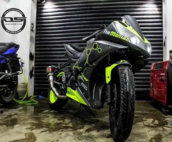 Yamaha R15 Maniac