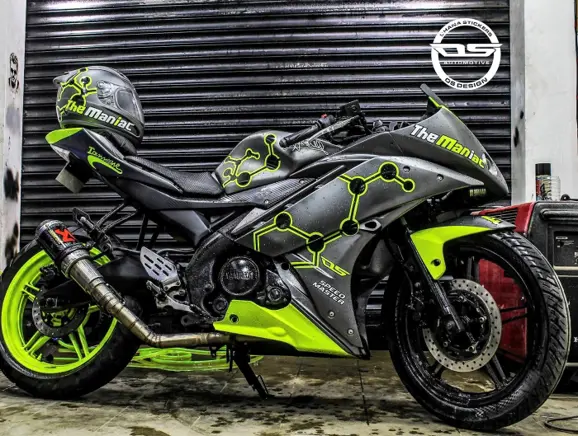 Yamaha R15 Maniac