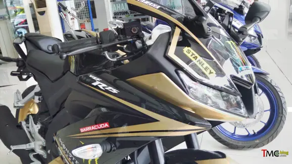 Yamaha R15 V3 Monster Energy Edition