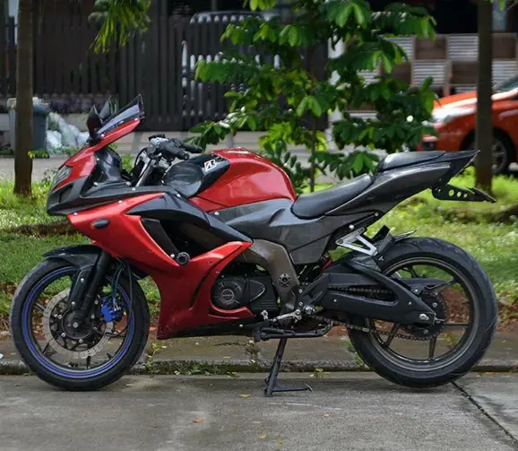 Bajaj Pulsar 220 Sports Version