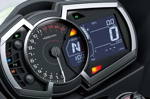 Honda CBR250RR vs Kawasaki Ninja 250