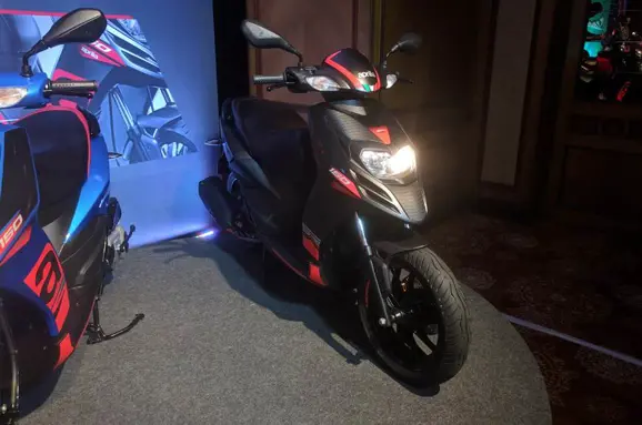 2019 Aprilia SR150 Carbon Edition