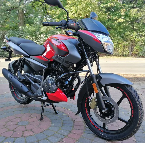 Bajaj Pulsar NS125 Front 3-Quarter