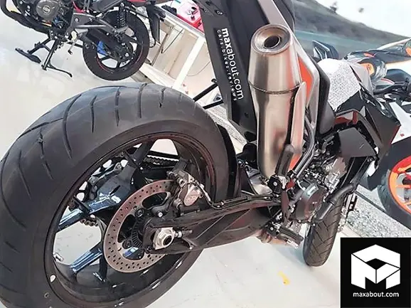 KTM 790 Duke Rear 3-Quarter View