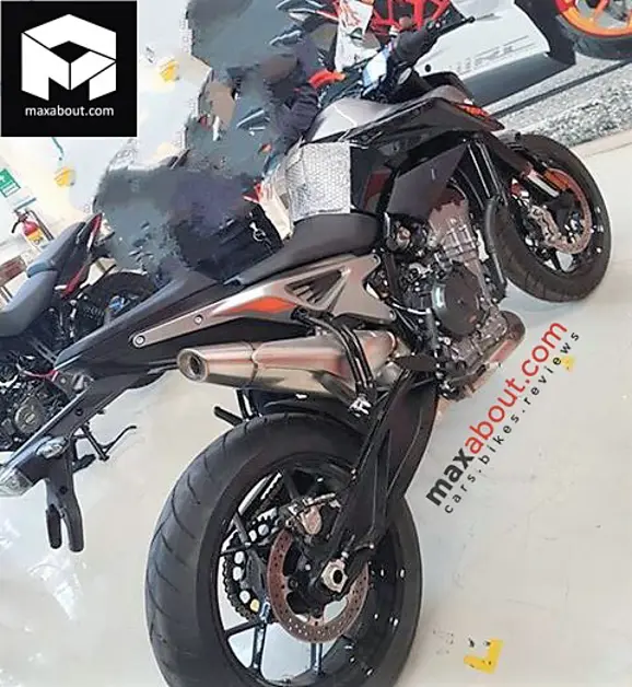 KTM 790 Duke Rear View