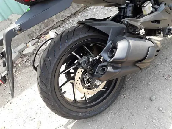 New Dominar is Equipped with Double Barrel Exhaust