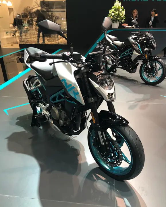 CFMoto 300NK Front 3-Quarter View