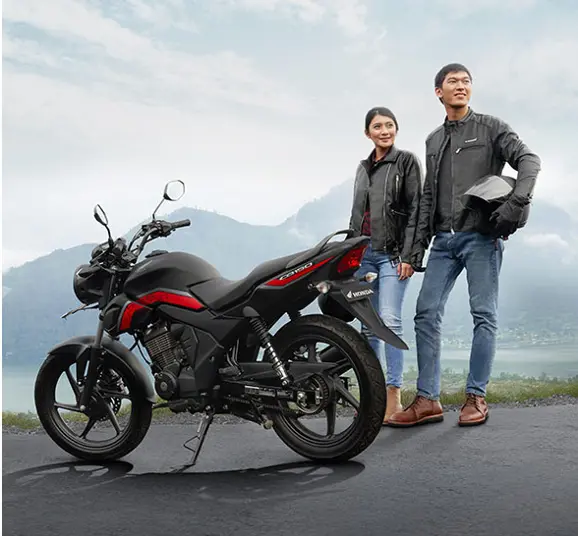 Honda CB150 Verza Rear 3-Quarter View