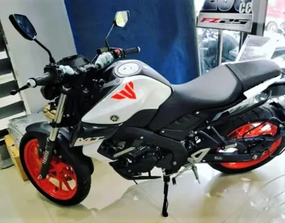 White Yamaha MT-15