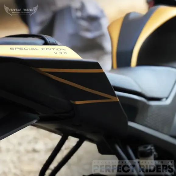Black and Gold R15 V3 SE Closeup Shot